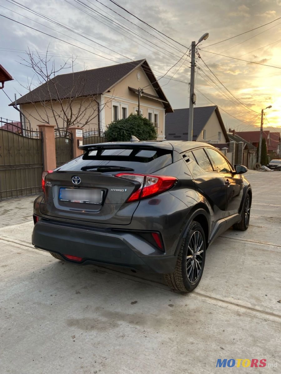 2018' Toyota C-HR photo #3