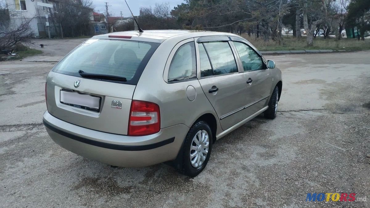 2005' Skoda Fabia photo #2
