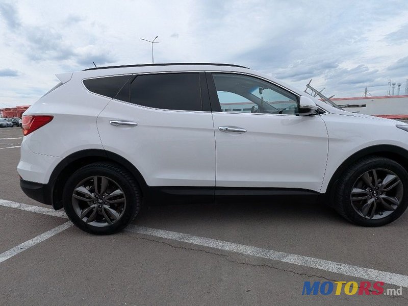 2014' Hyundai Santa Fe photo #5