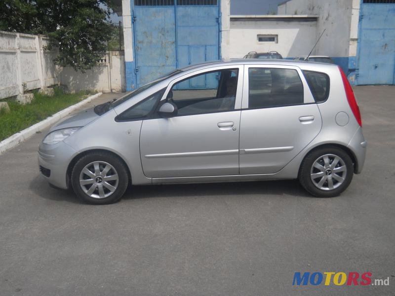 2006' Mitsubishi Colt photo #1