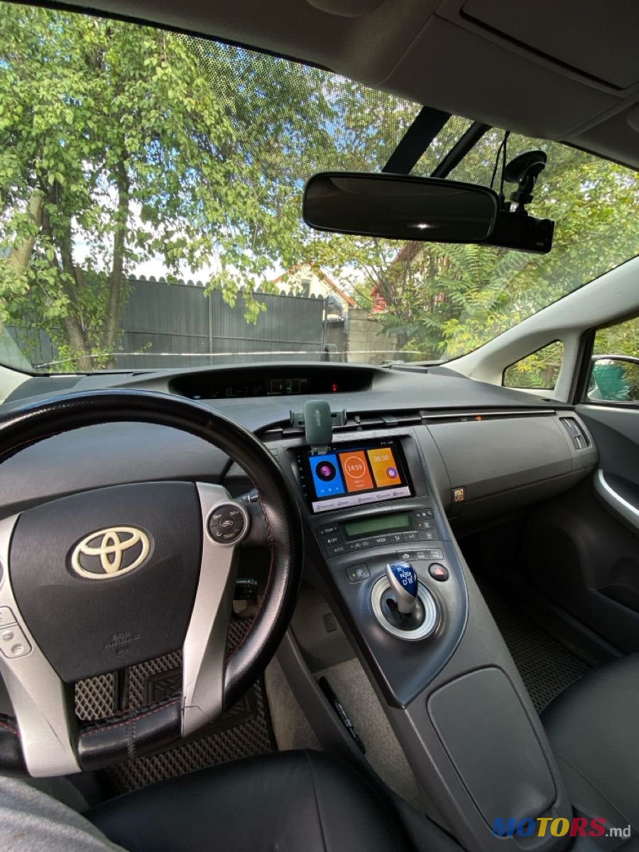 2011' Toyota Prius photo #6