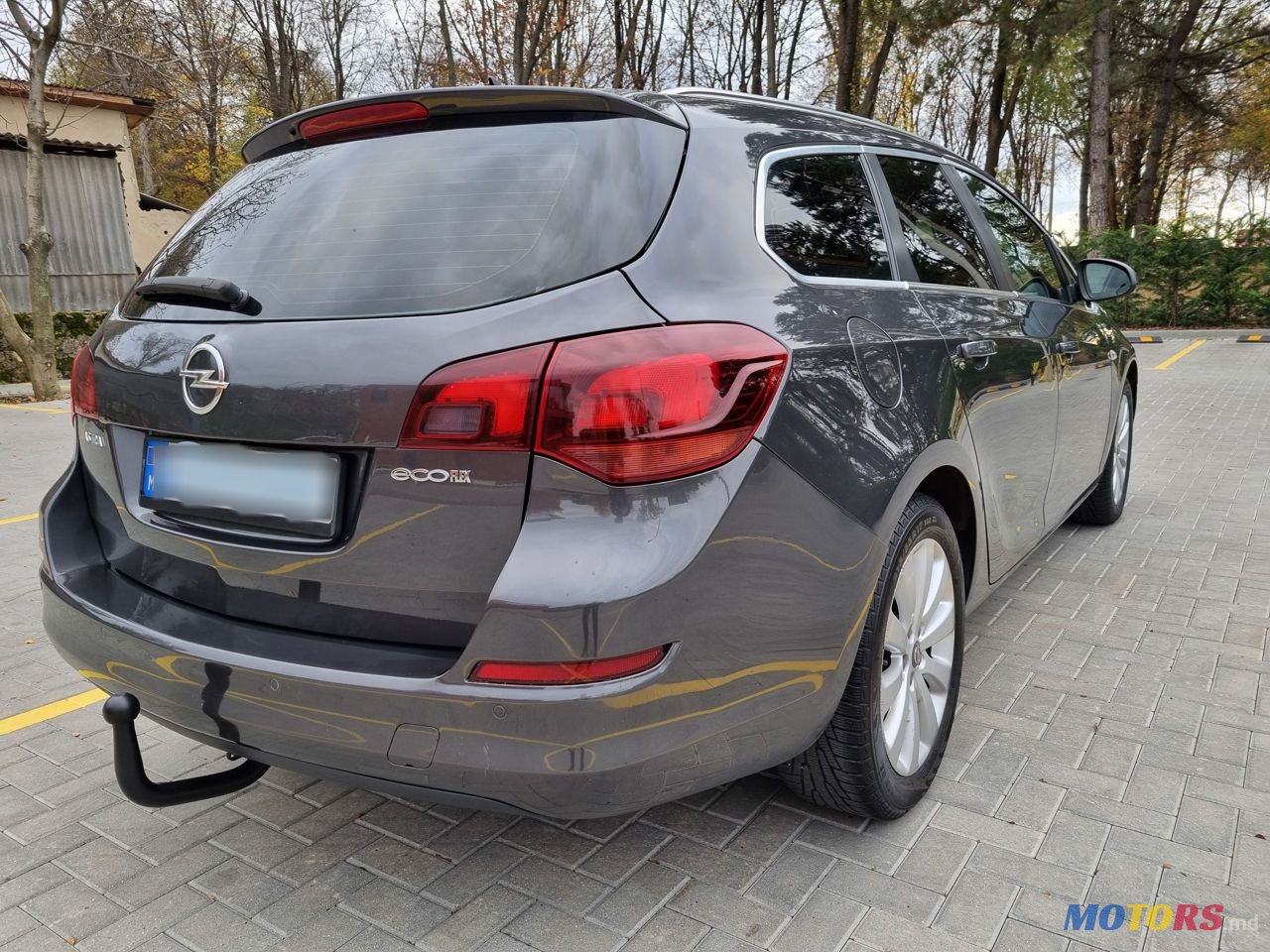 2011' Opel Astra photo #3