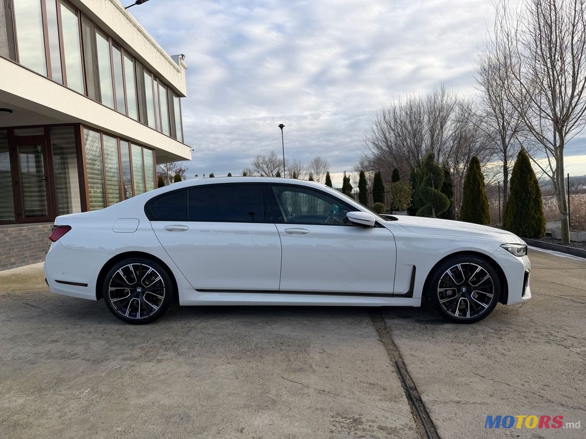 2021' BMW 7 Series photo #2