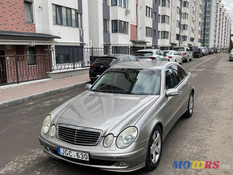 2005' Mercedes-Benz E Класс photo #4