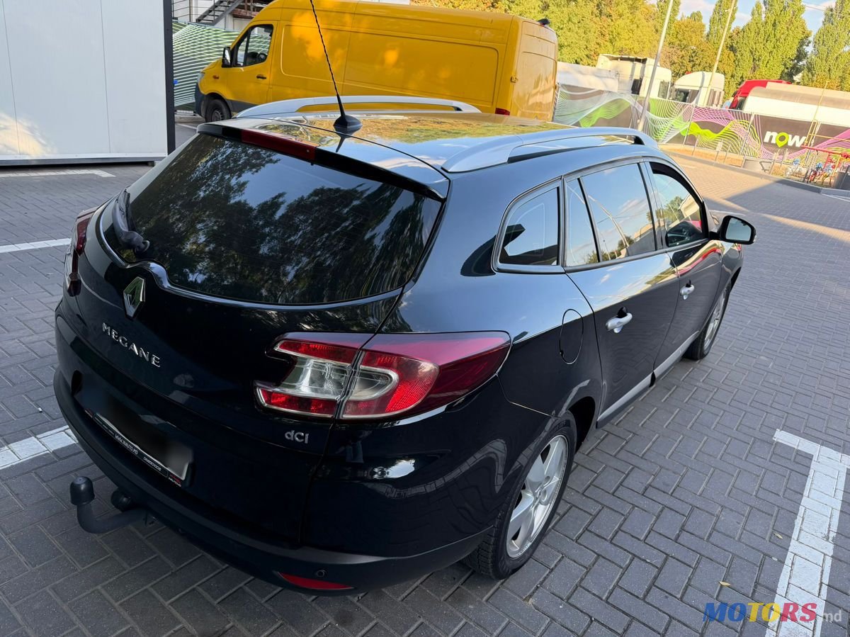 2011' Renault Megane photo #6