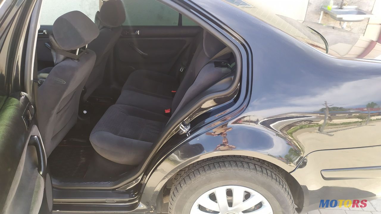 2001' Volkswagen Jetta photo #3