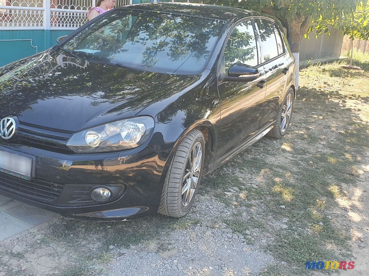 2010' Volkswagen Golf photo #3