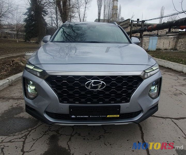 2018' Hyundai Santa Fe photo #2