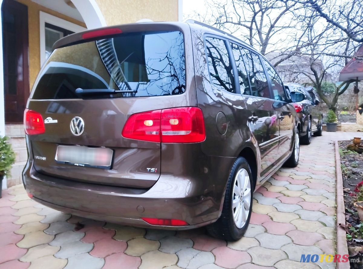 2015' Volkswagen Touran photo #4