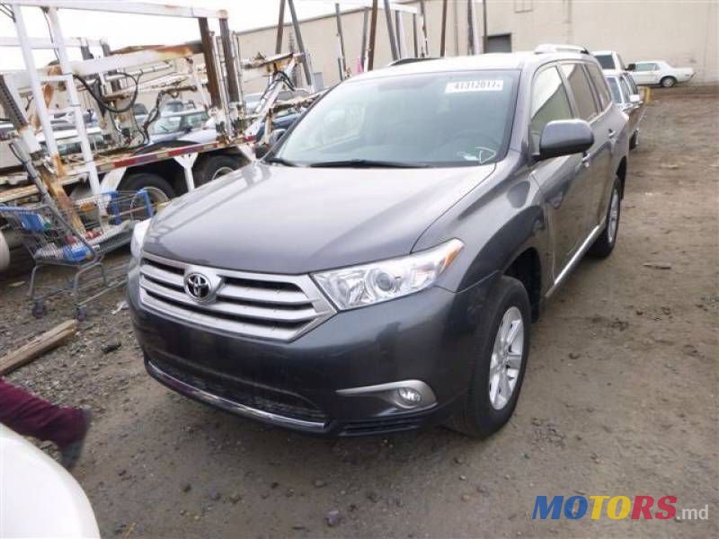 2013' Toyota Highlander photo #2