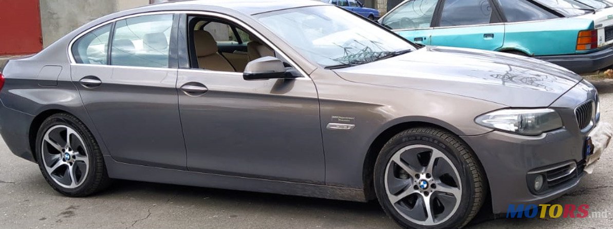 2015' BMW 5 Series photo #2