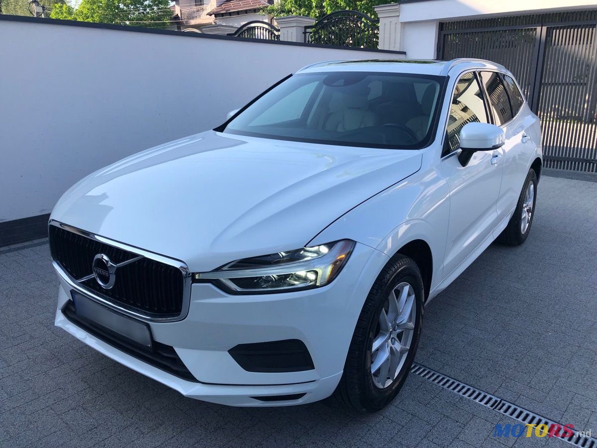 2019' Volvo XC60 photo #2