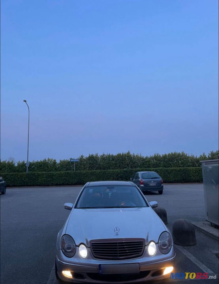 2005' Mercedes-Benz E-Class photo #2