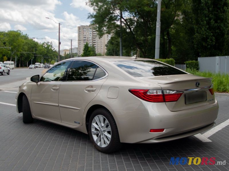 2014' Lexus Es Series photo #5