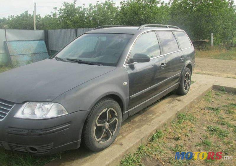 2002' Volkswagen Passat photo #1