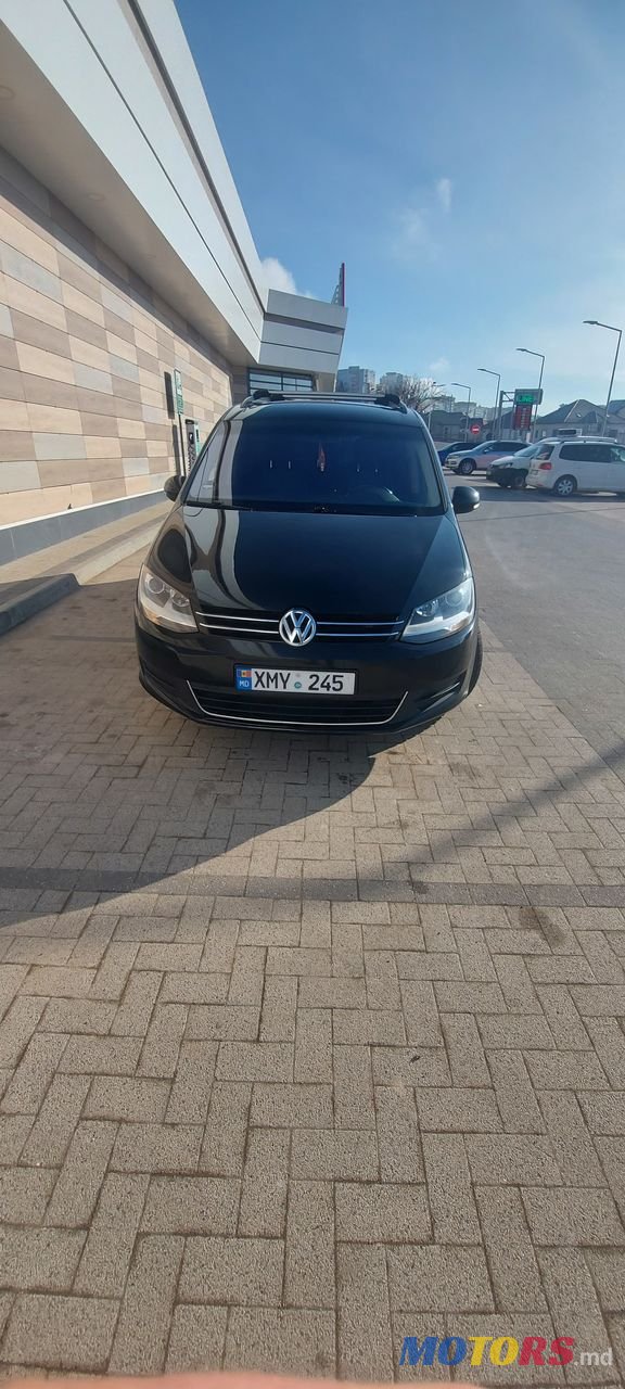 2015' Volkswagen Sharan photo #2