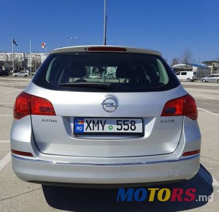 2013' Opel Astra photo #4