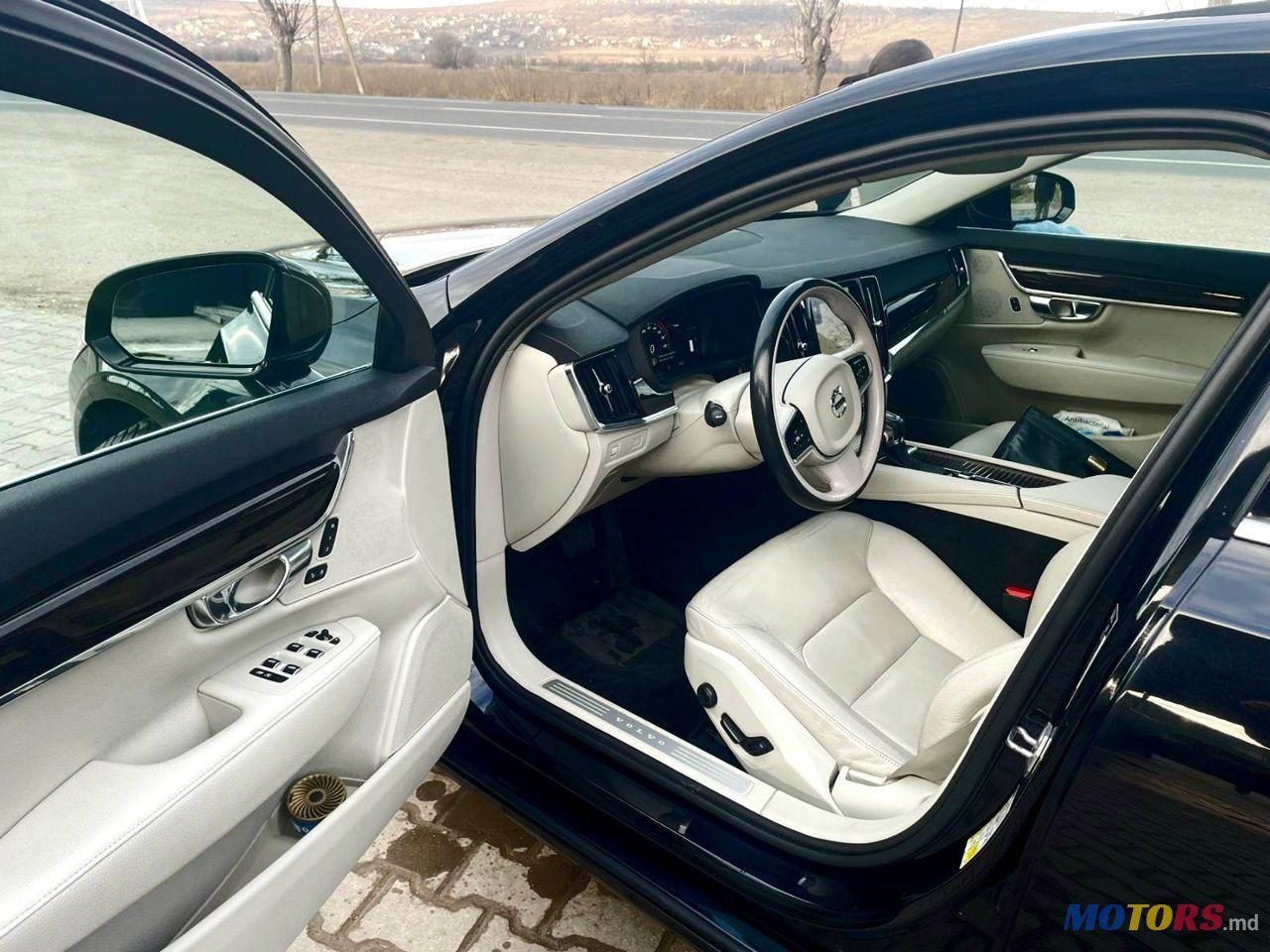 2017' Volvo S90 photo #4