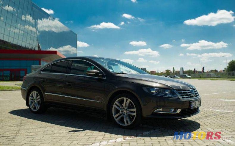 2015' Volkswagen Passat photo #2