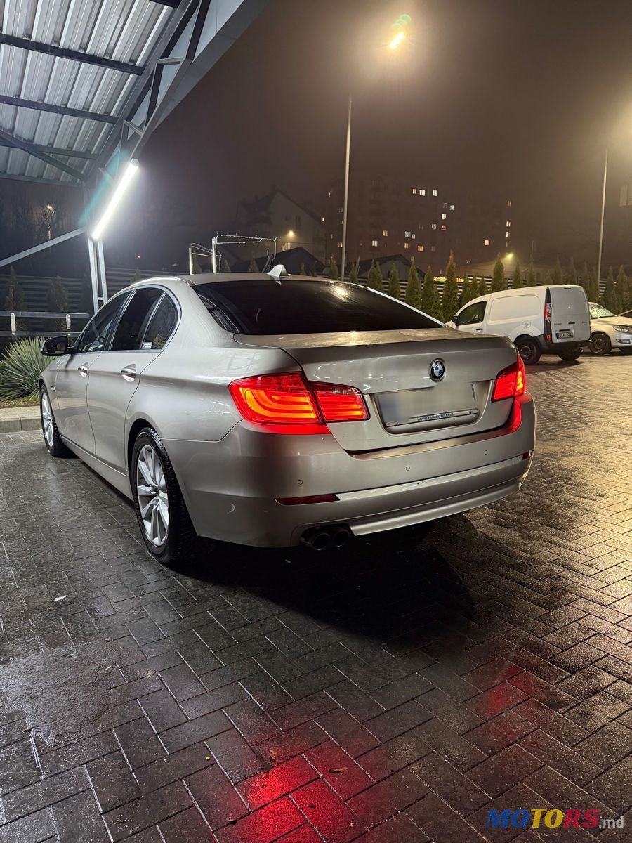 2011' BMW 5 Series photo #6