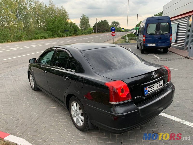 2005' Toyota Avensis photo #4