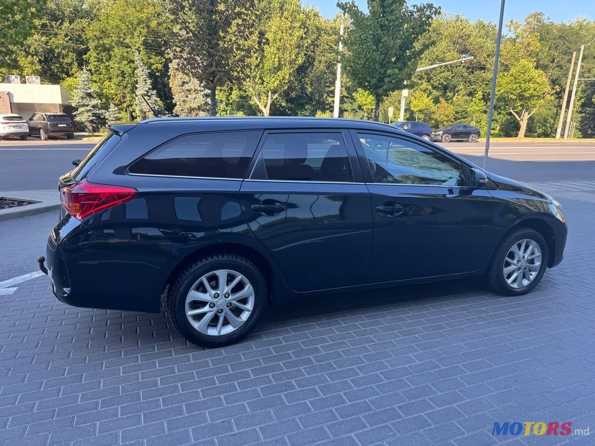 2015' Toyota Auris photo #6