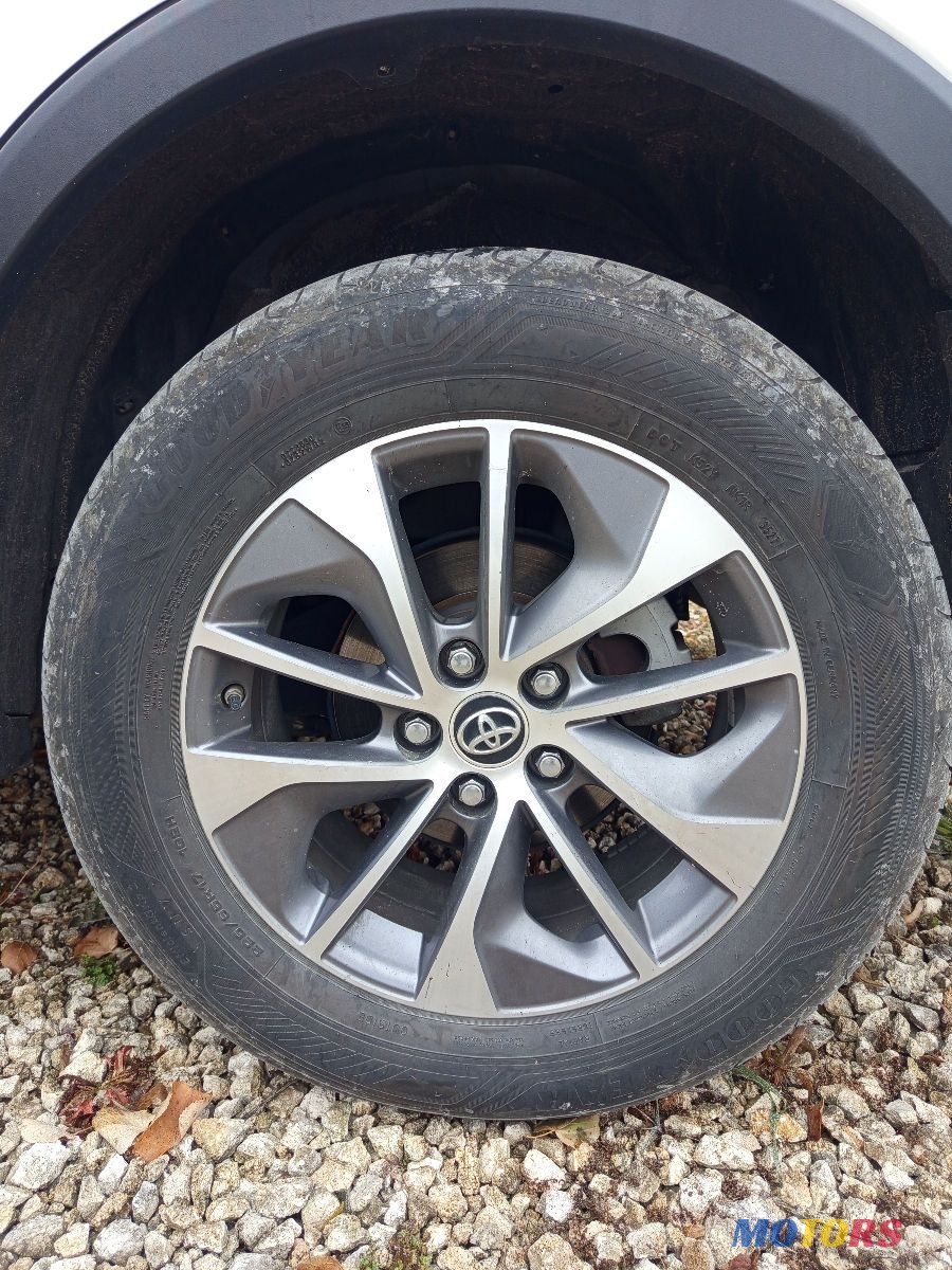 2018' Toyota RAV4 photo #1