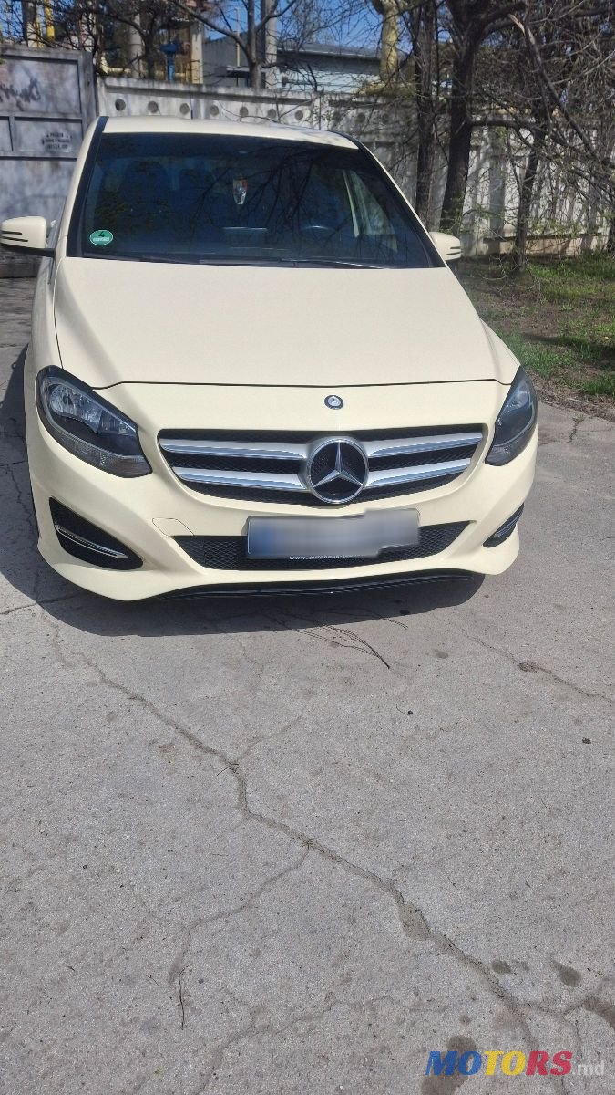 2015' Mercedes-Benz B-Class photo #3