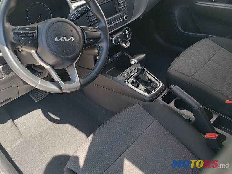 2021' Kia Rio X-Line photo #2