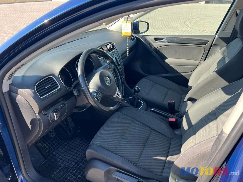 2011' Volkswagen Golf photo #6