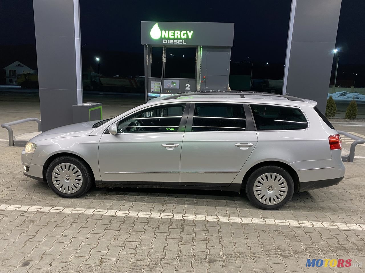 2007' Volkswagen Passat photo #2