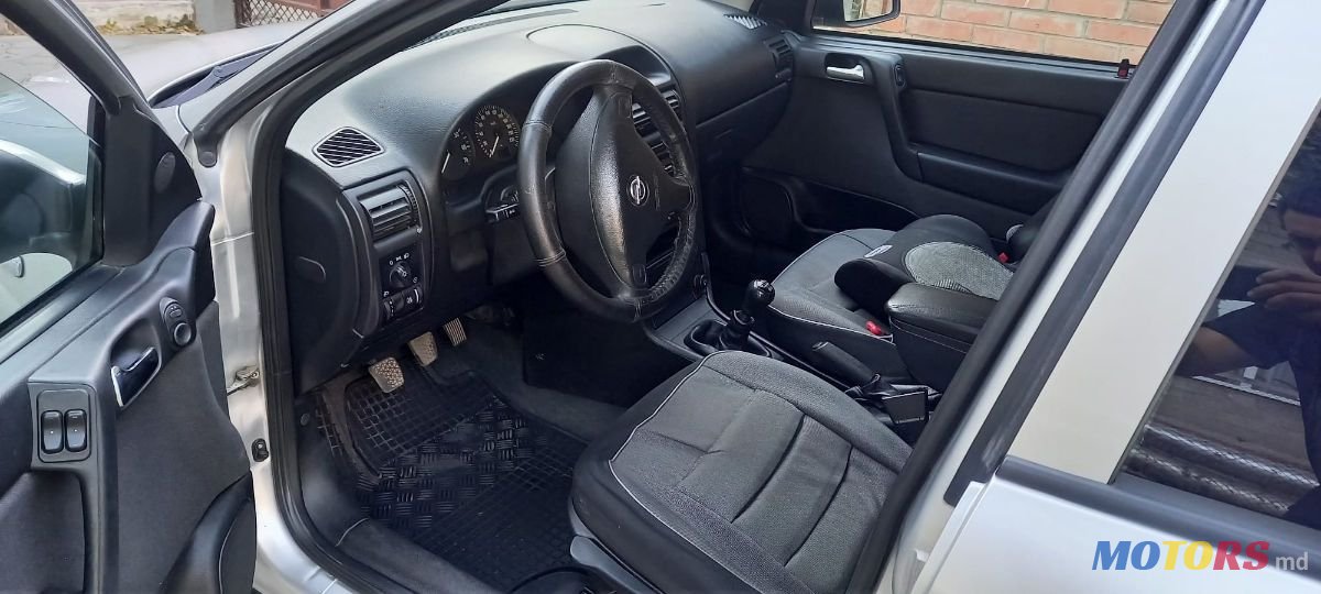 2005' Opel Astra photo #5
