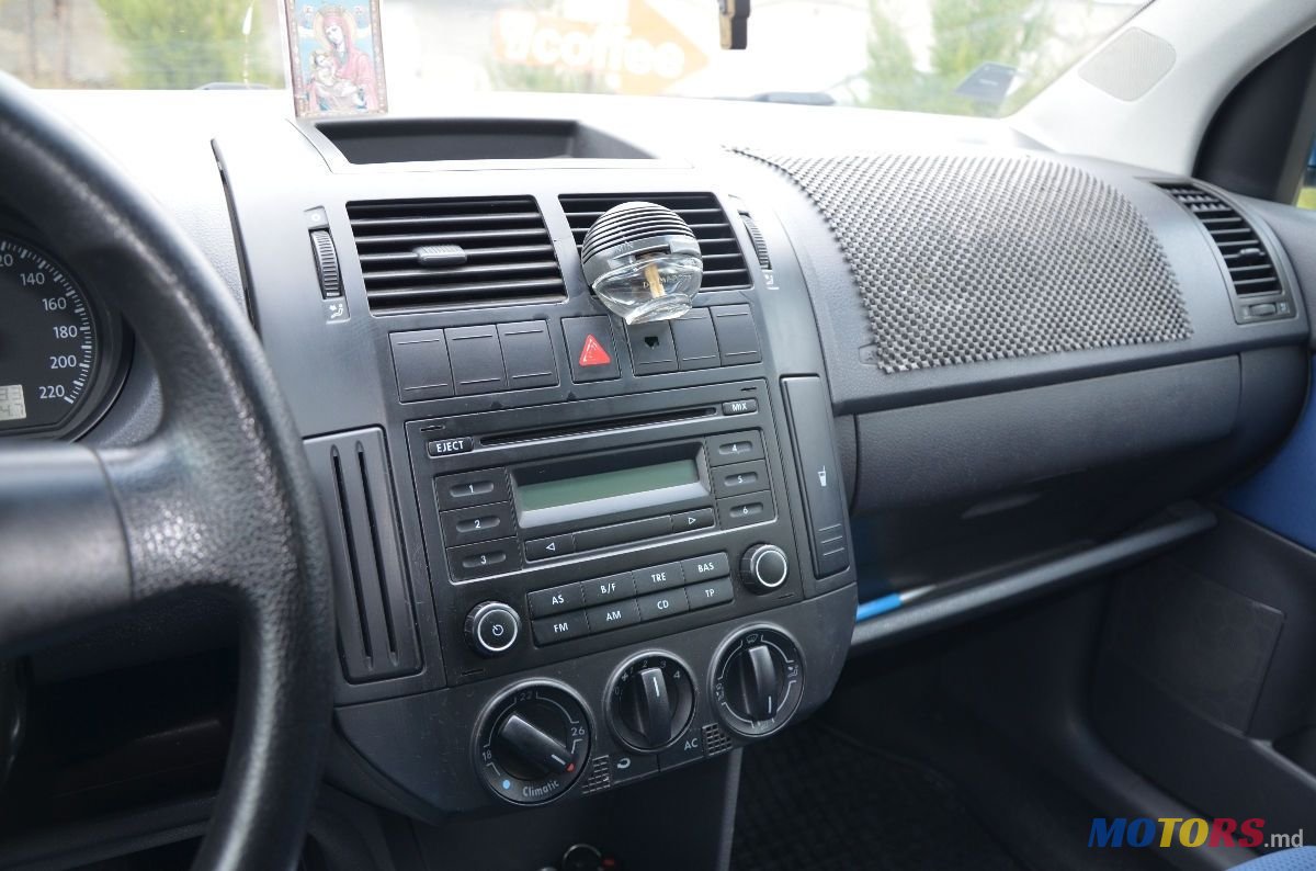 2008' Volkswagen Polo photo #2