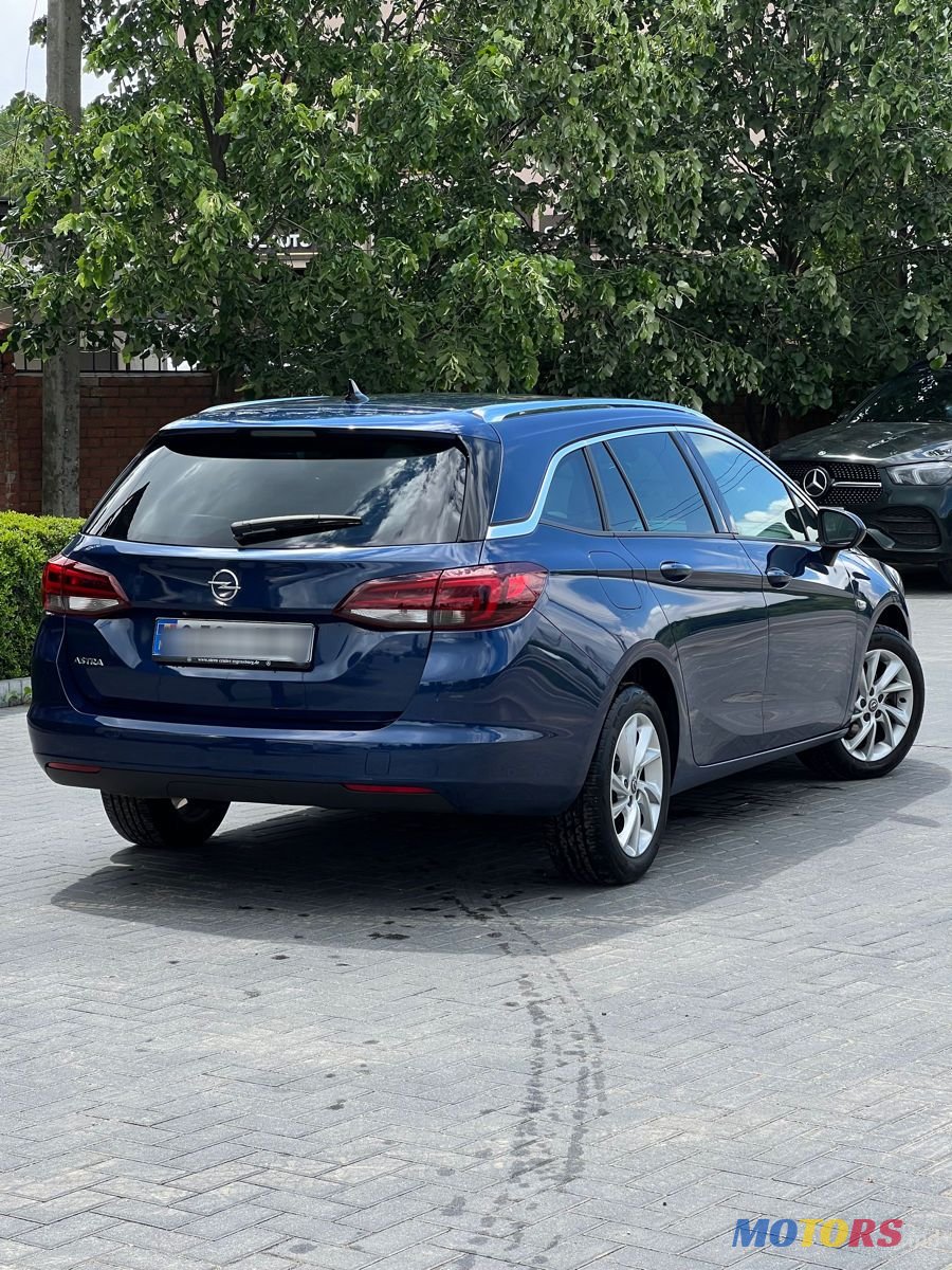 2020' Opel Astra photo #3