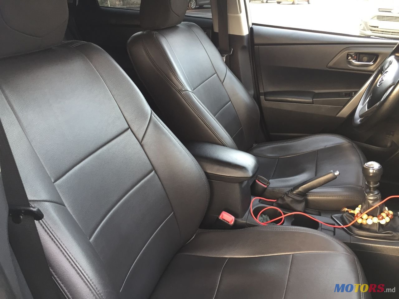 2013' Toyota Auris photo #6