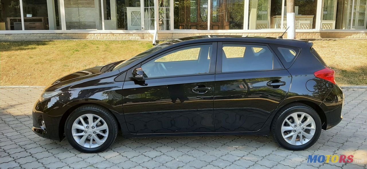 2014' Toyota Auris photo #5