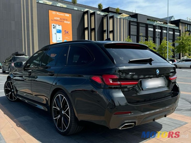 2022' BMW 5 Series photo #5
