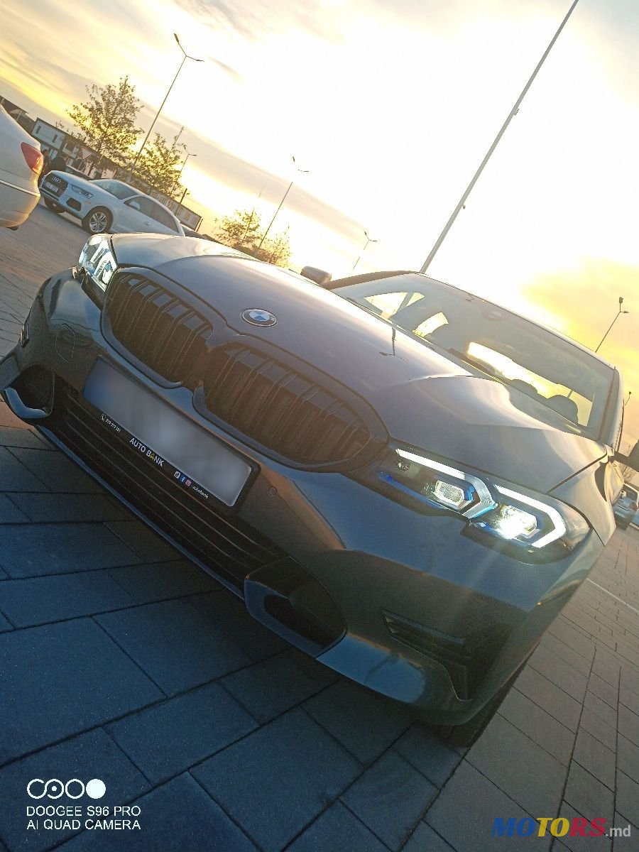 2019' BMW 3 Series photo #1