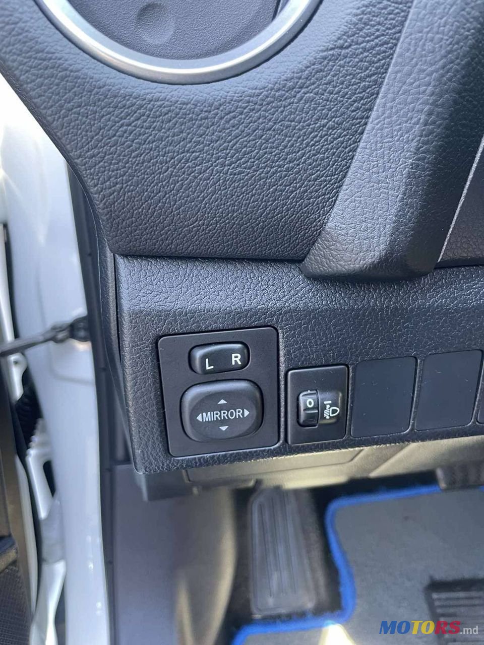 2014' Toyota Auris photo #4