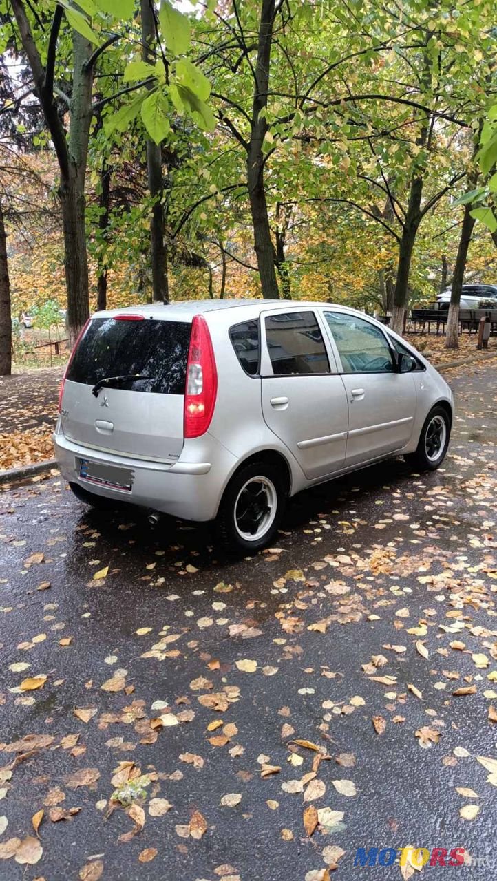 2006' Mitsubishi Colt photo #5