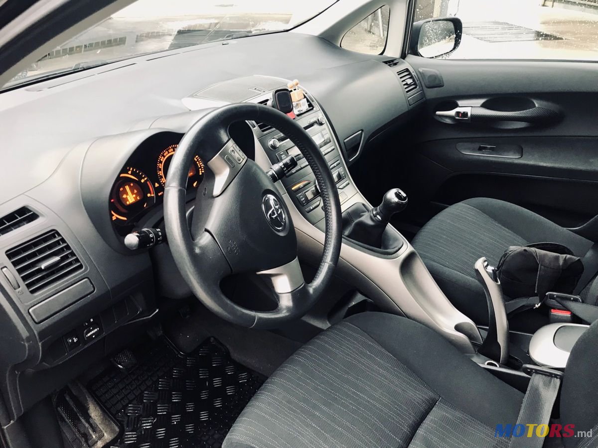 2009' Toyota Auris photo #5