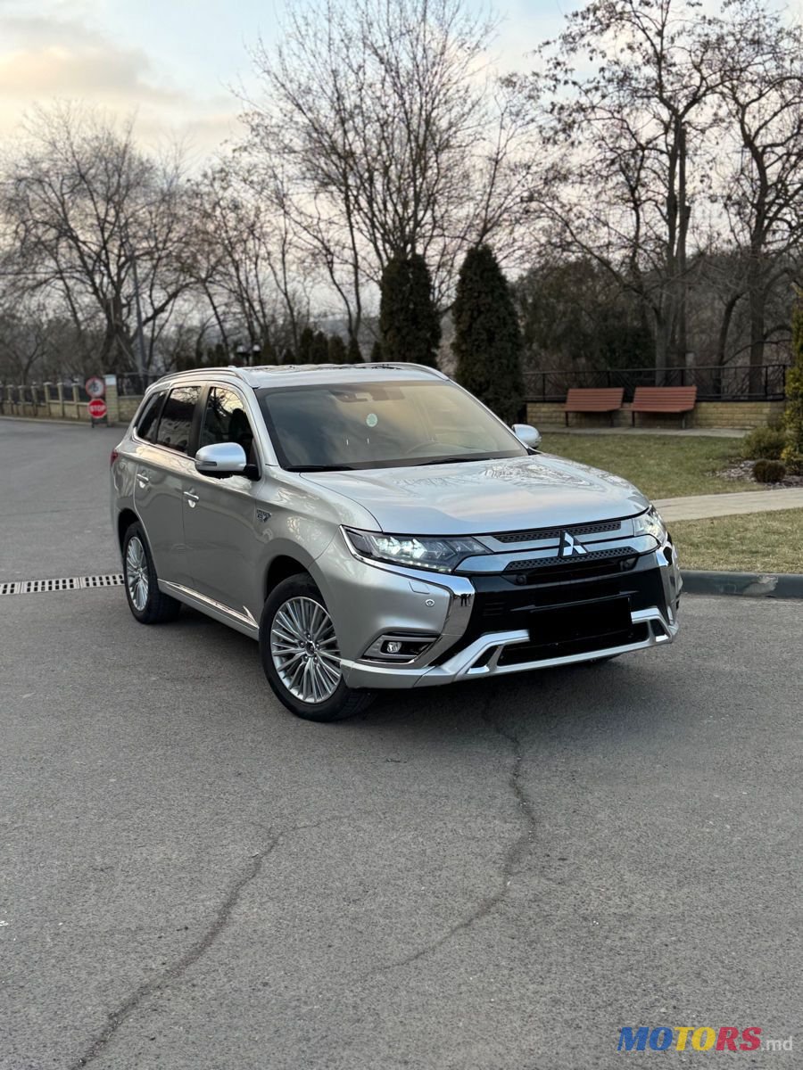 2018' Mitsubishi Outlander photo #1