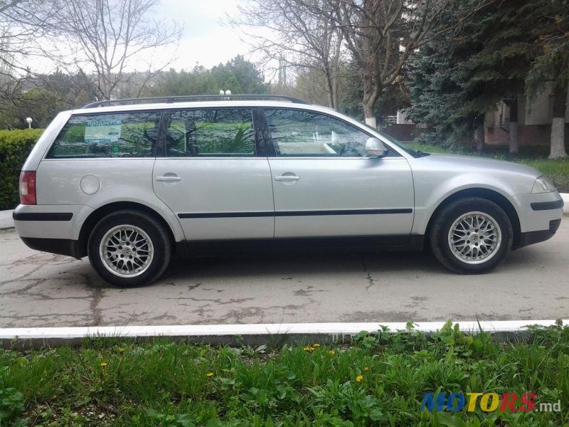 2005' Volkswagen Passat photo #1