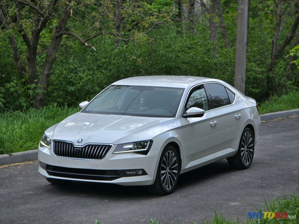 2019' Skoda Superb photo #2