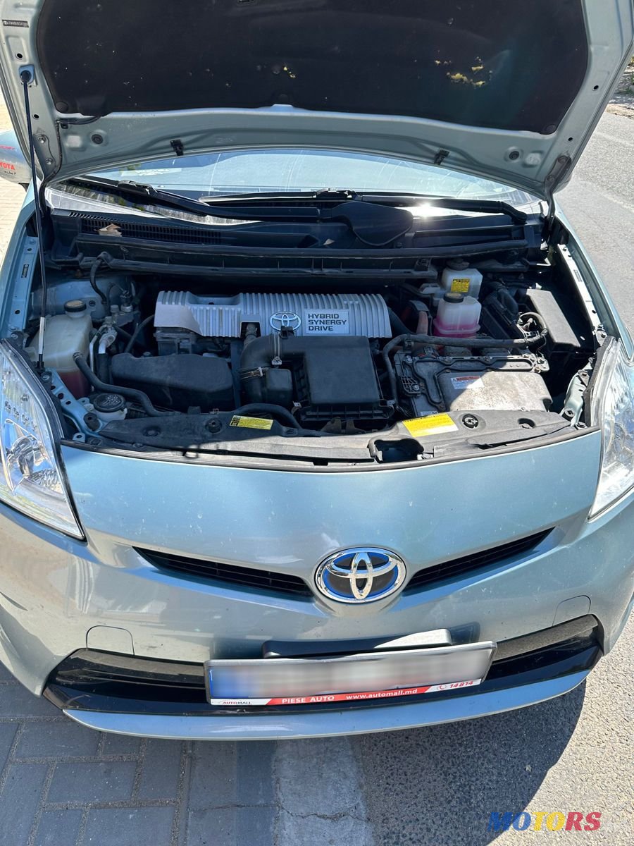 2012' Toyota Prius photo #5
