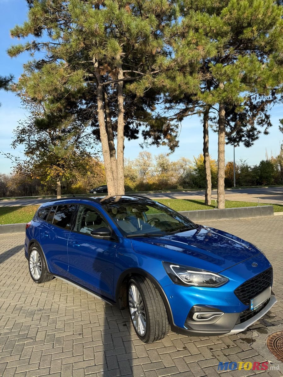 2020' Ford Focus photo #3