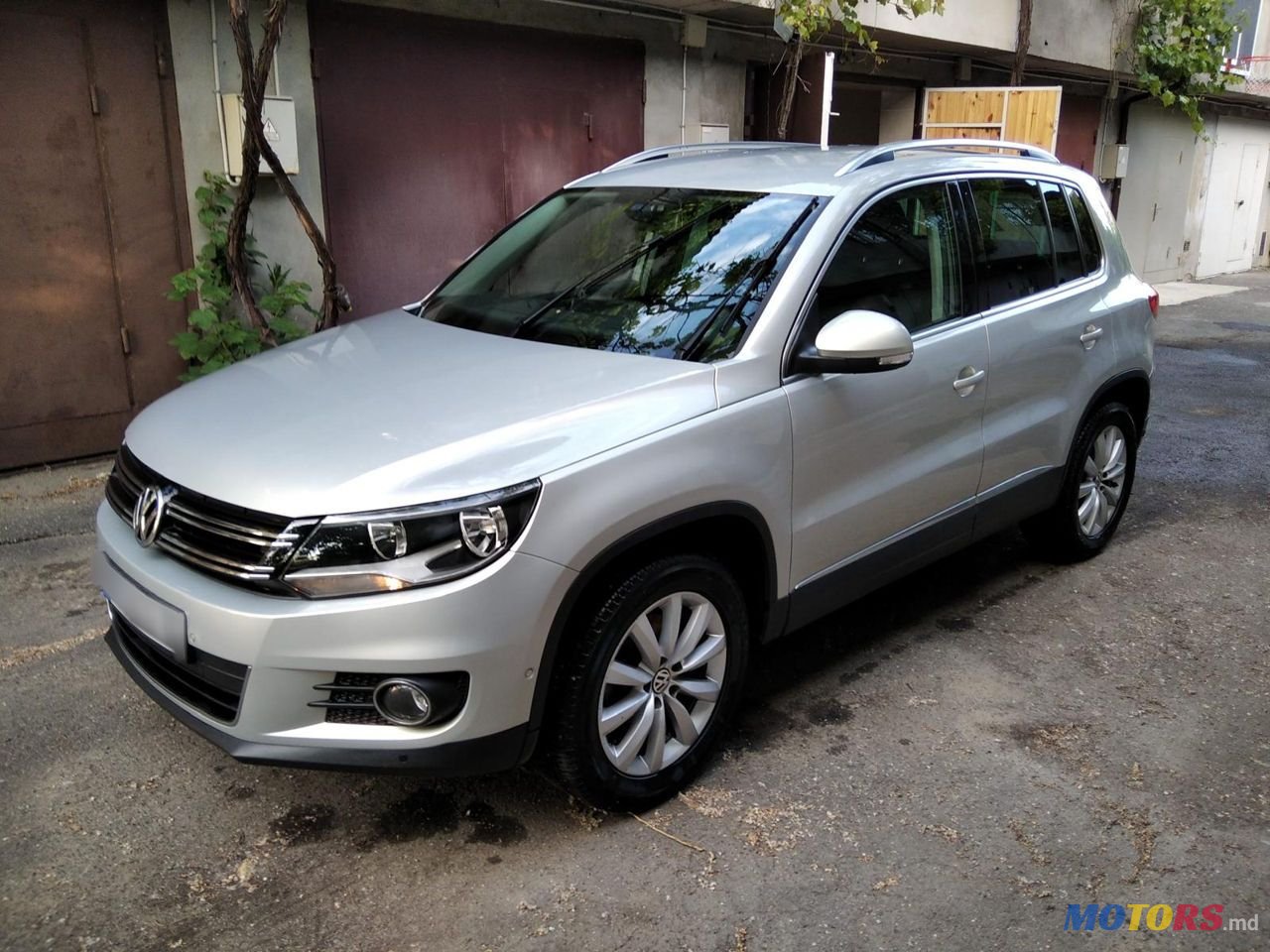 2011' Volkswagen Tiguan photo #4