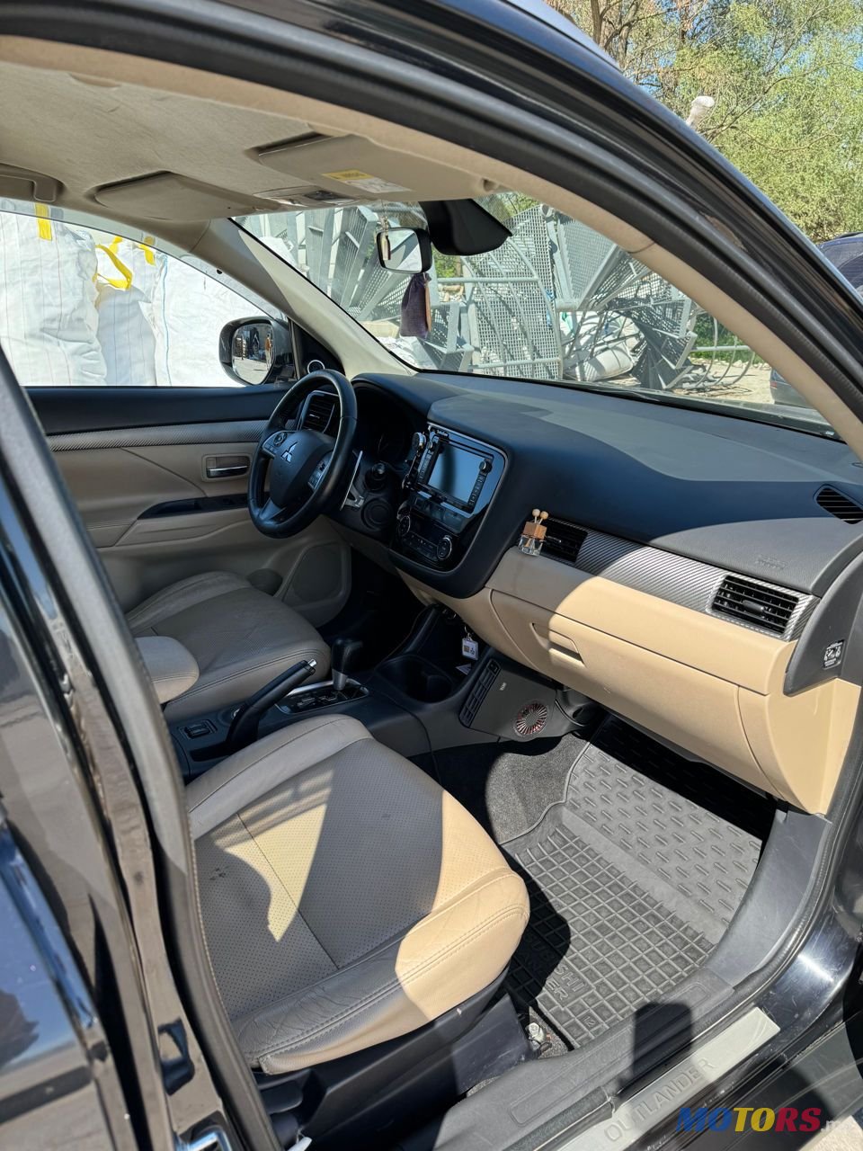 2014' Mitsubishi Outlander photo #1