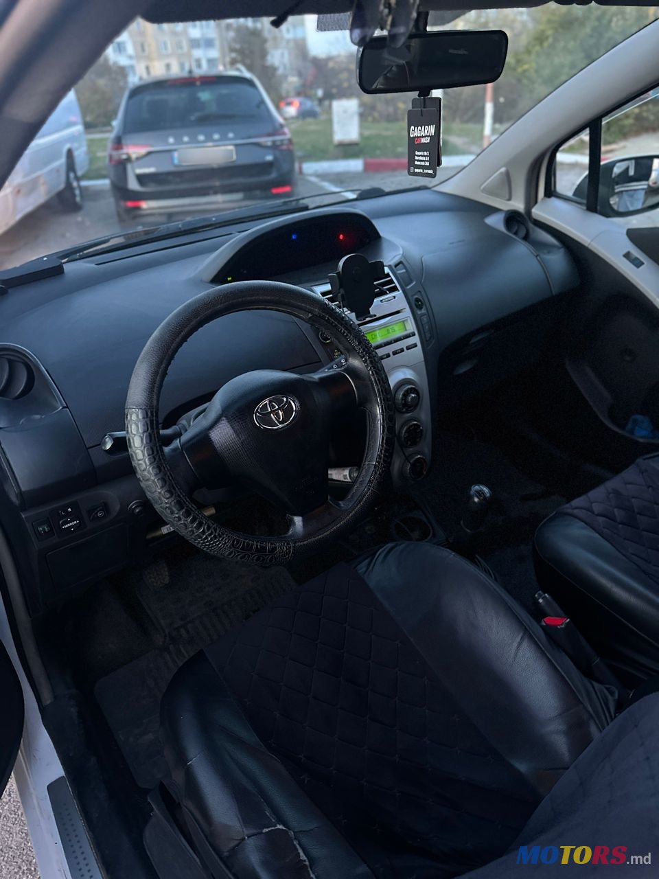 2008' Toyota Yaris photo #5