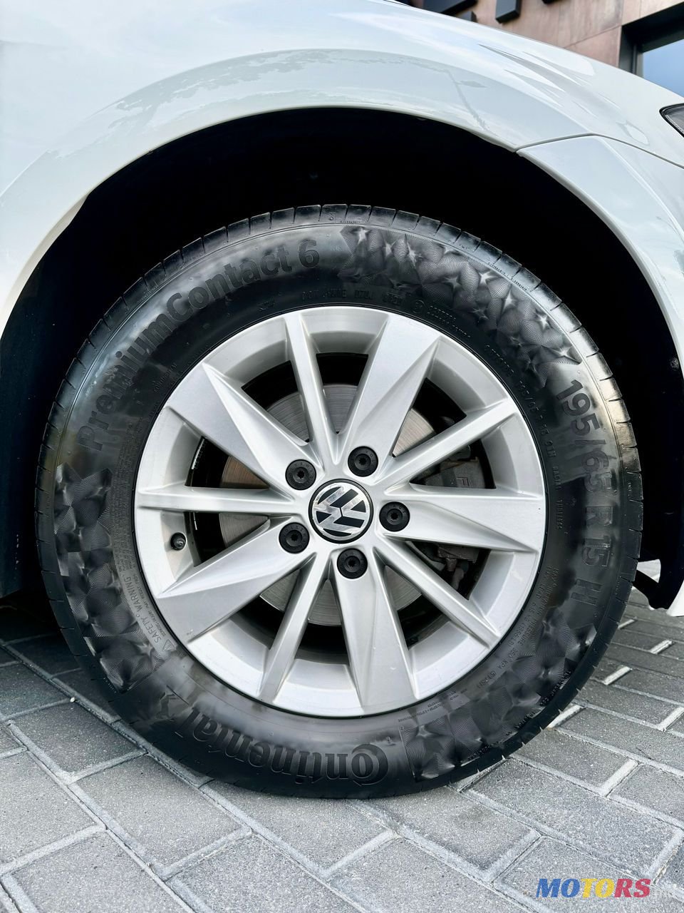 2015' Volkswagen Golf photo #6